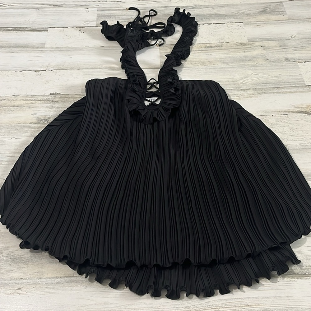 Elliatt Drama Dress Size XS - Picture 6 of 11